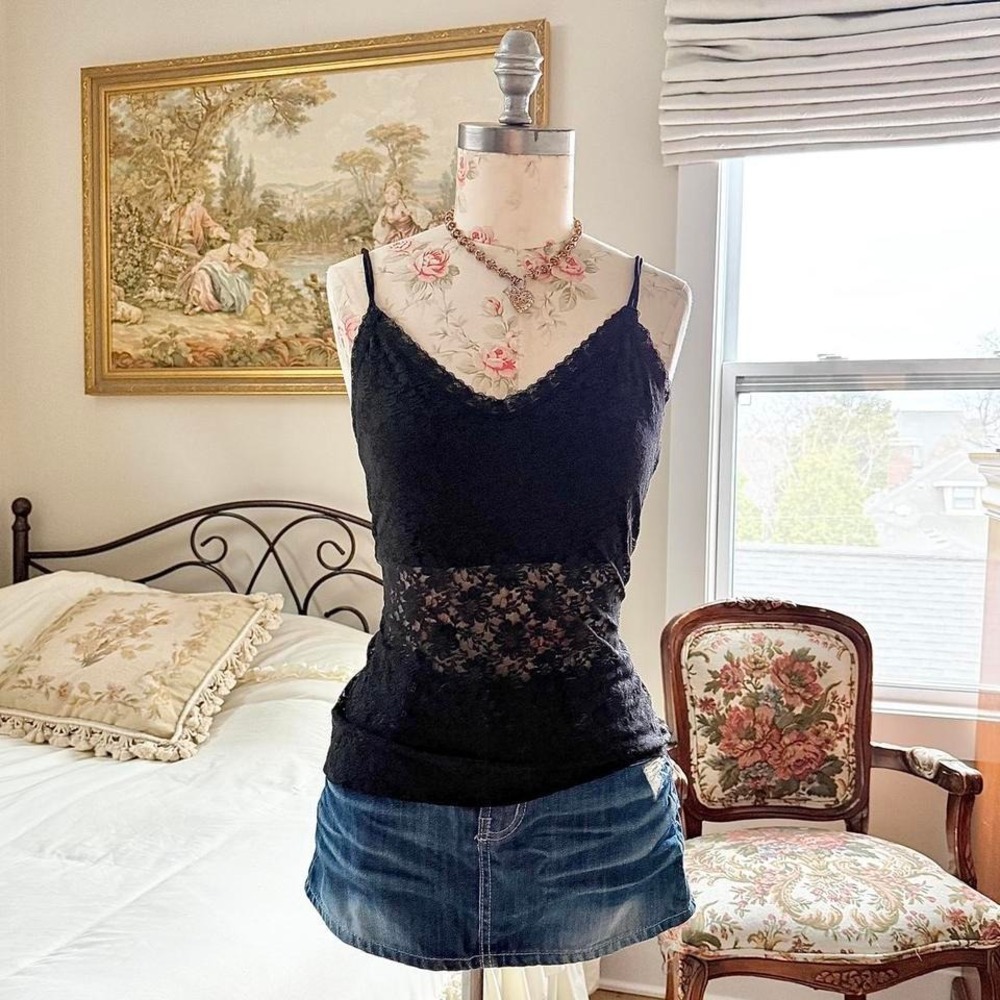 black lace cami top no brand tag faded fits like‎ a medium Y2K
